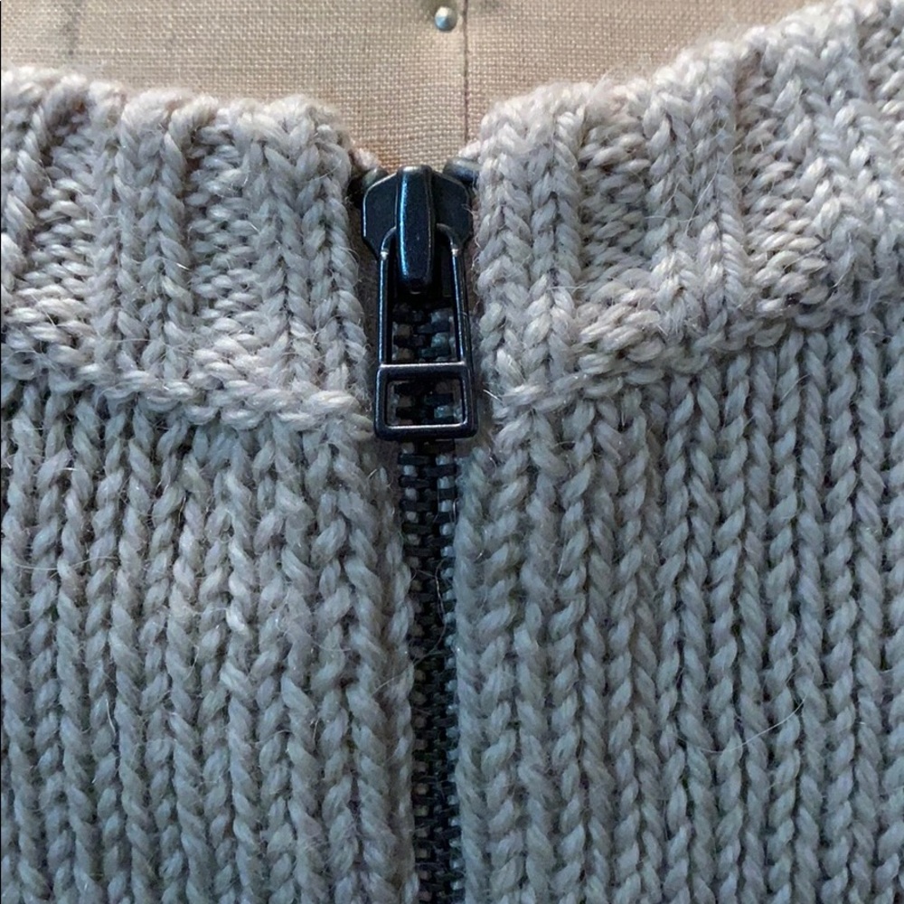 Sweater - Picture 4 of 6